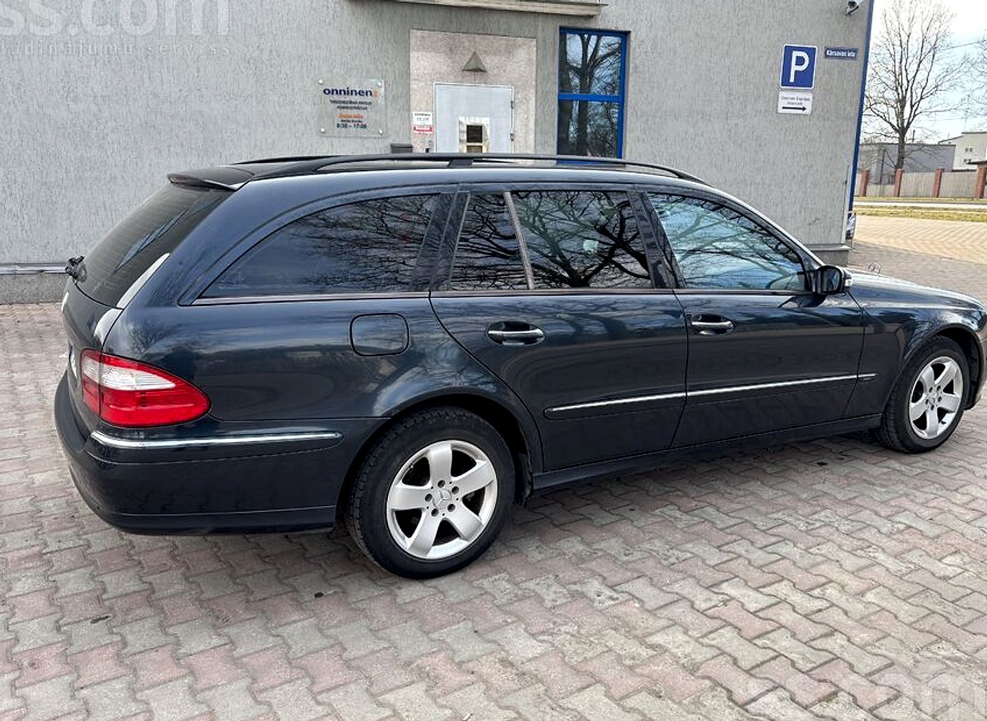Mercedes-Benz E280 — foto 5