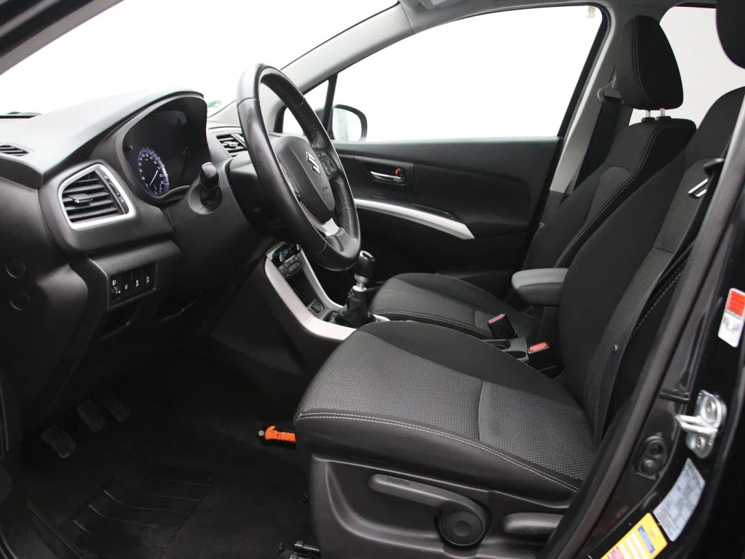 SUZUKI Sx4 — foto 5