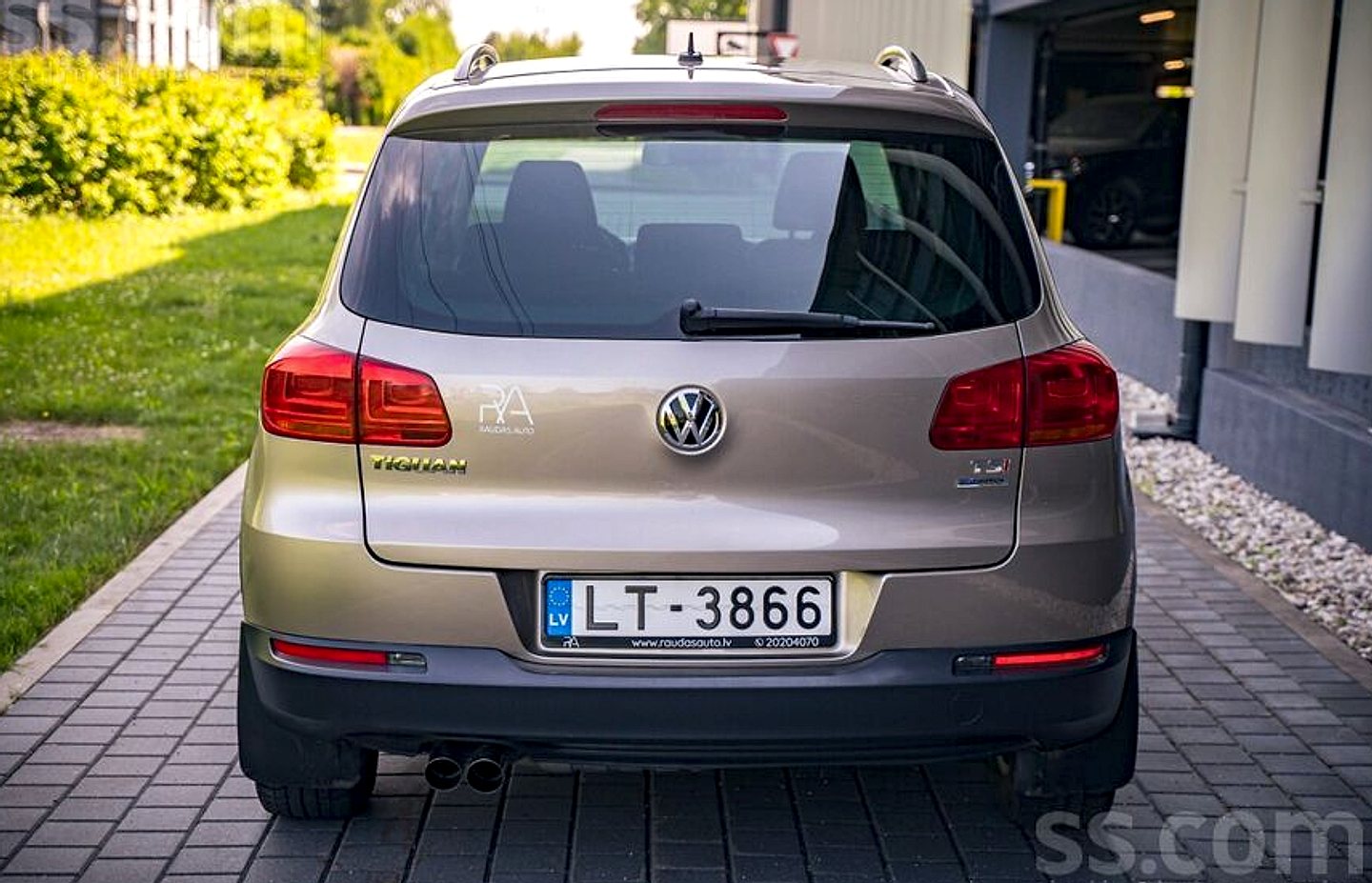 Volkswagen Tiguan — foto 5