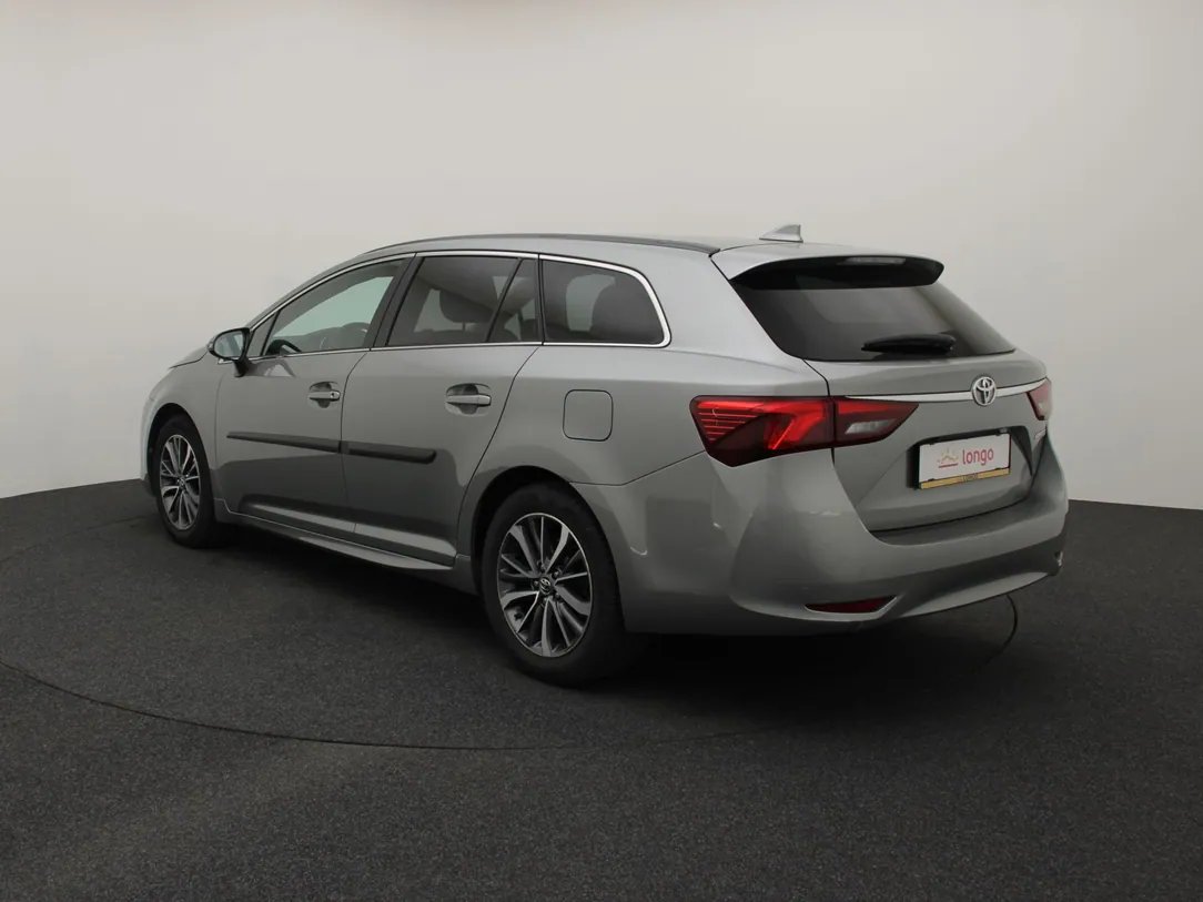 Toyota Avensis — foto 8