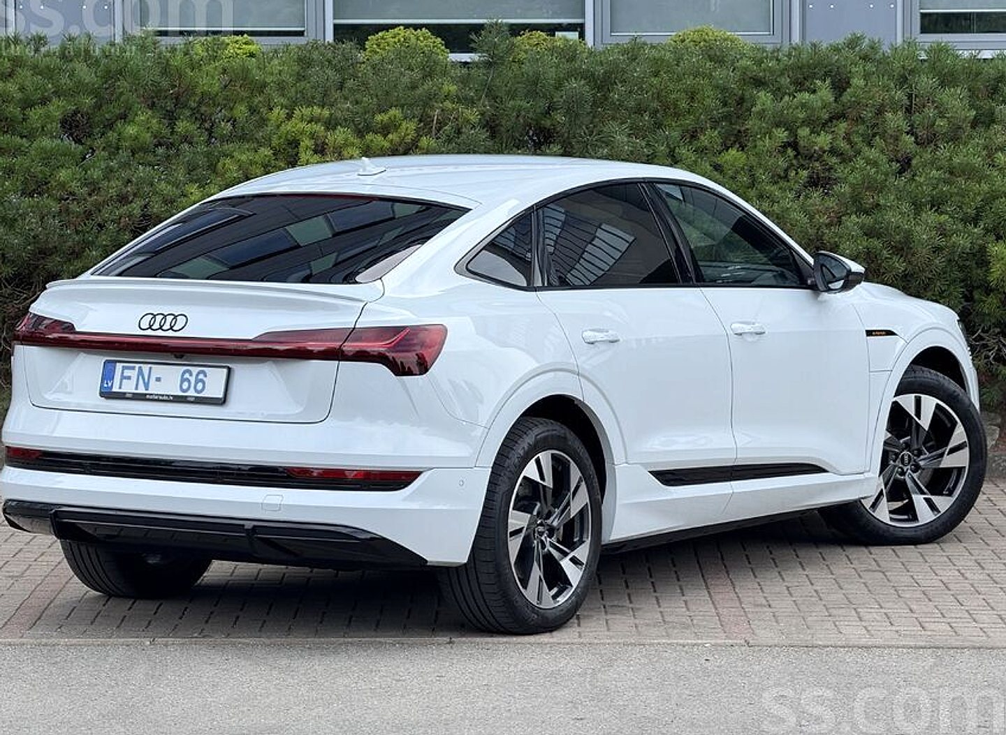 Audi E-tron — foto 3