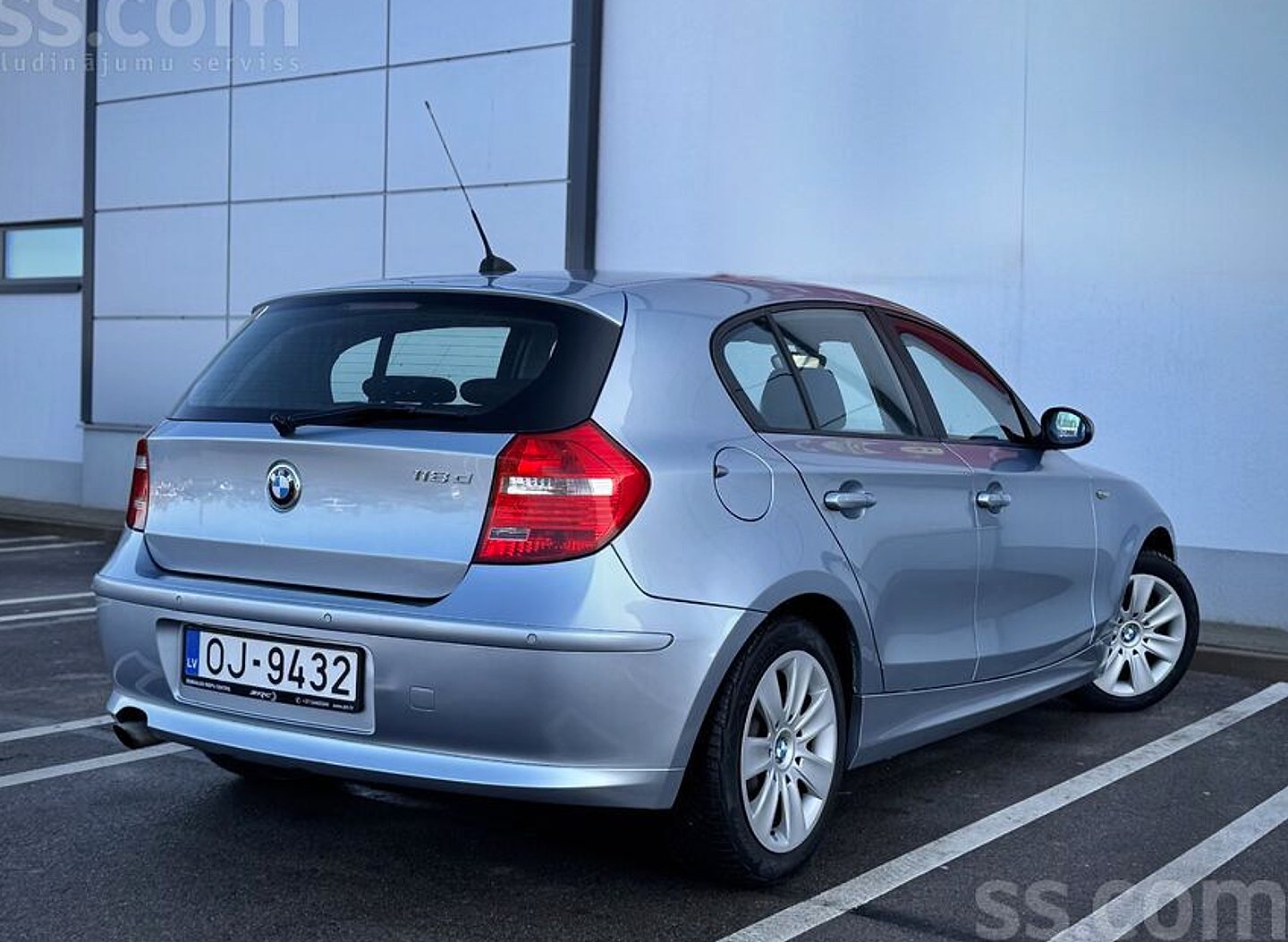 BMW 118 — foto 3