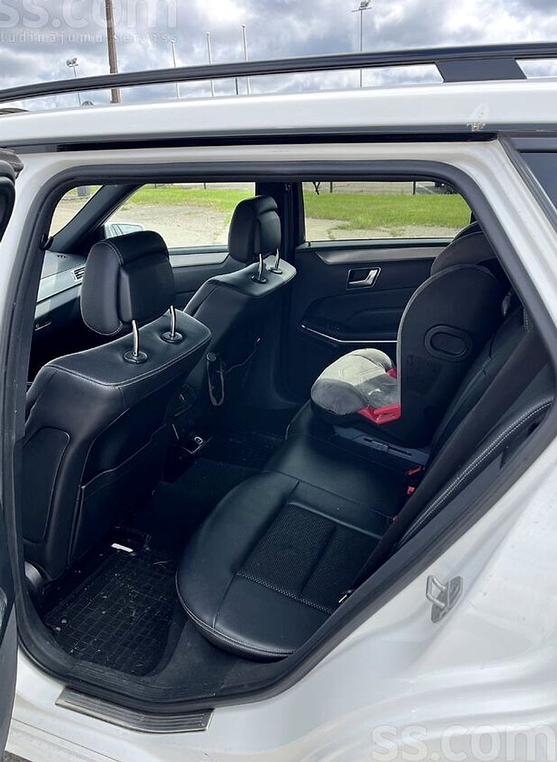 Mercedes-Benz E220 — foto 5