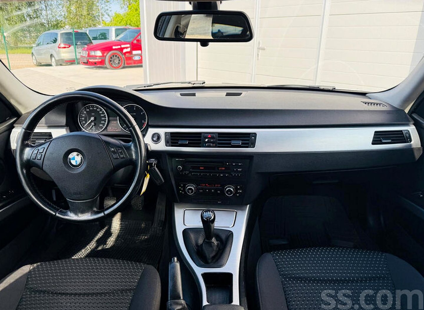 BMW 320 — foto 6