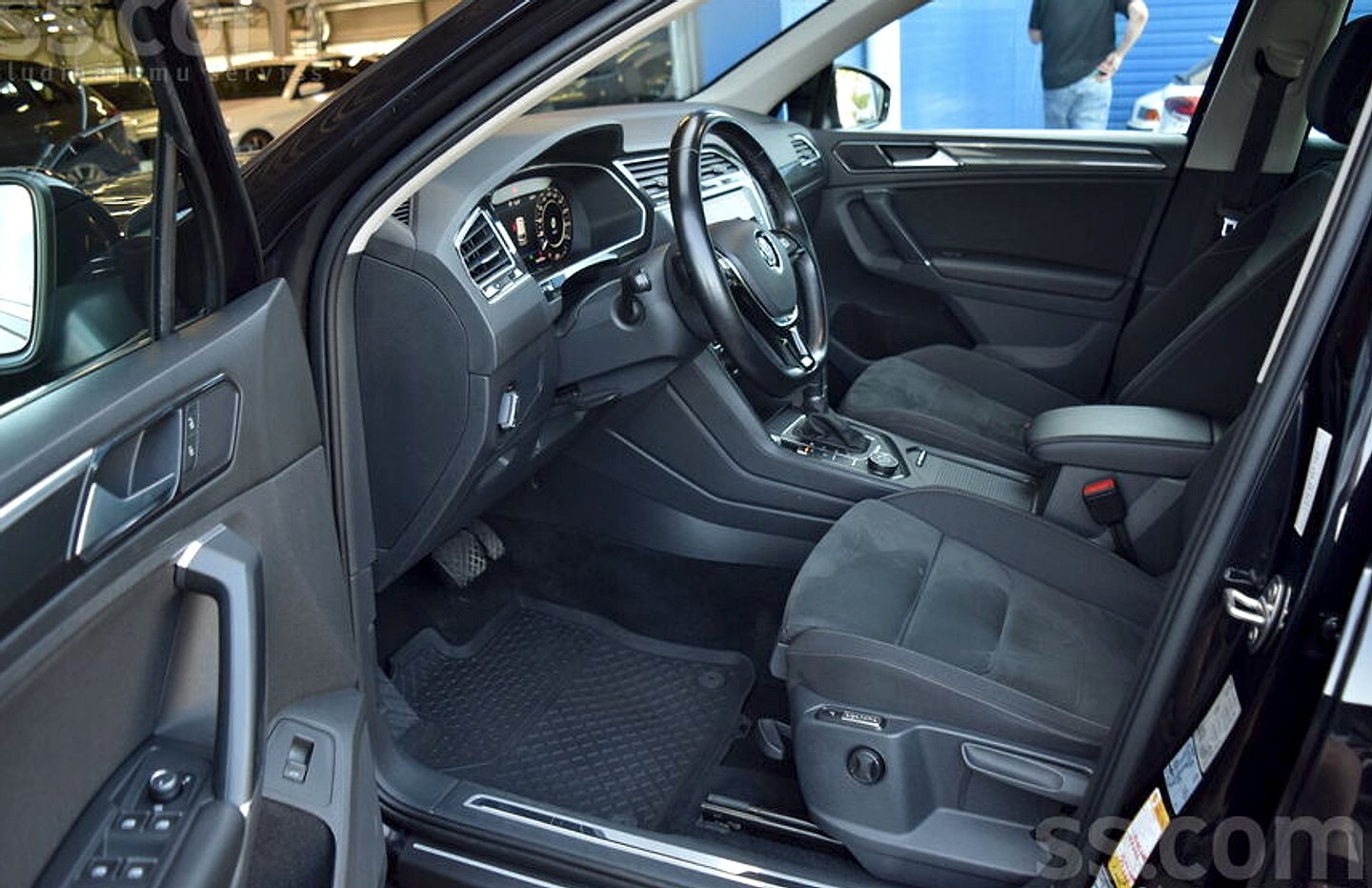 Volkswagen Tiguan — foto 3