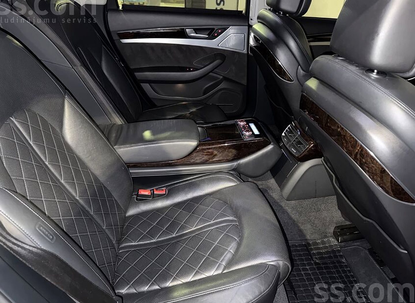 Audi A8 — foto 4