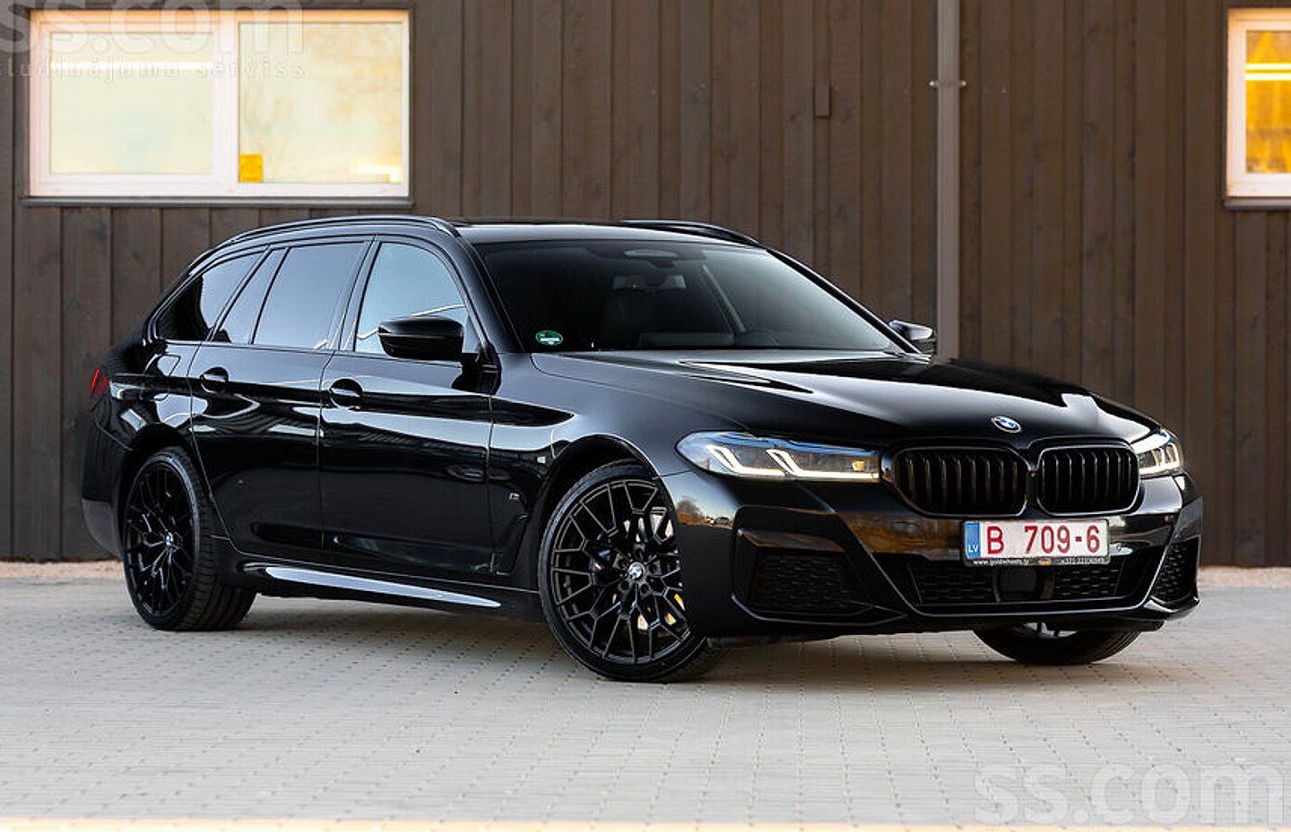 BMW 530 — foto 2