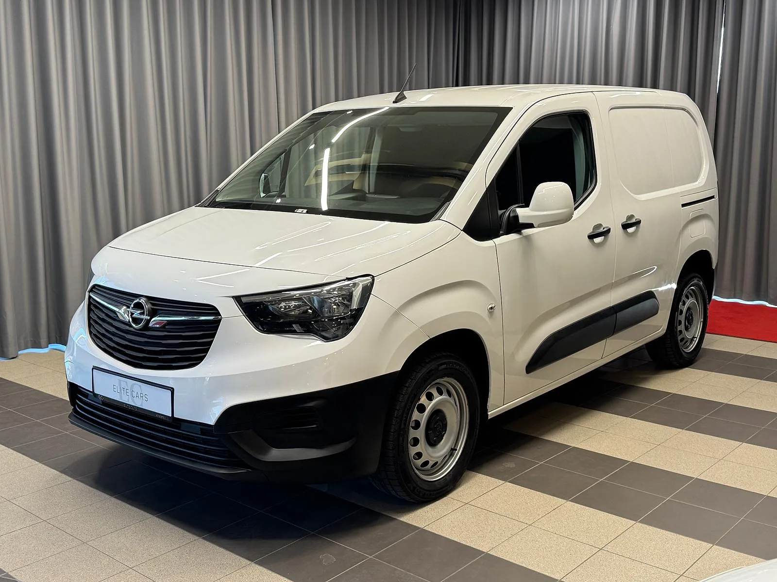 Opel Combo, 2021. gads