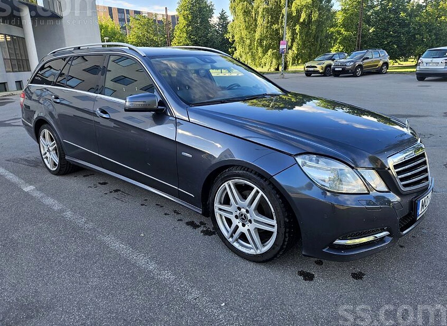Mercedes-Benz E220 — foto 4