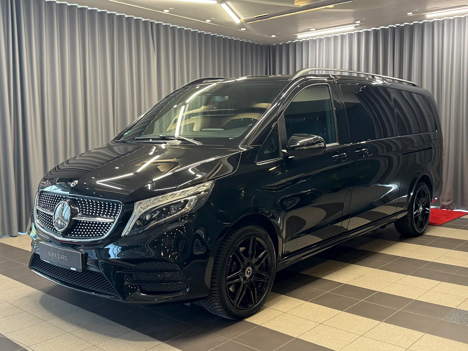 Mercedes-Benz V300, 2022. gads