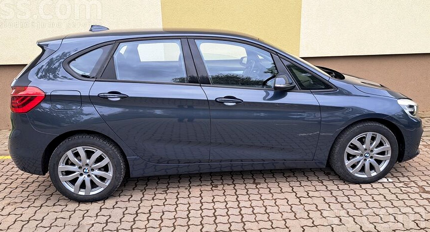 BMW 218 — foto 6