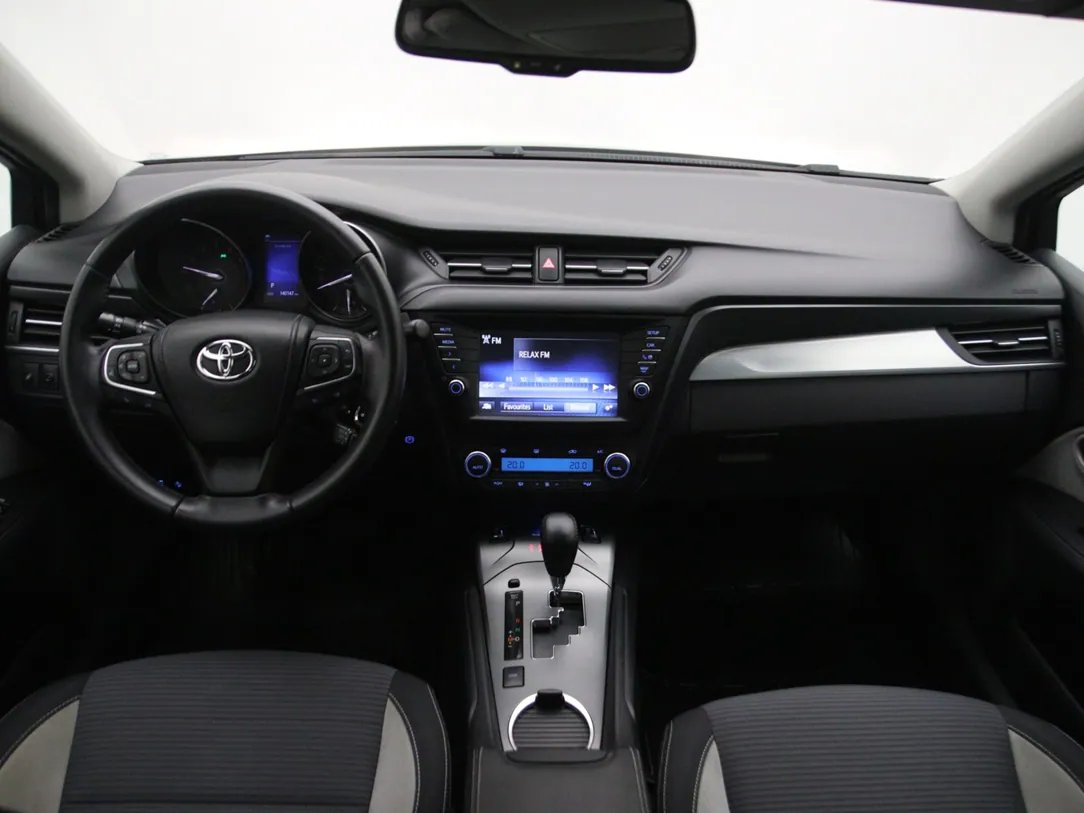 Toyota Avensis — foto 3