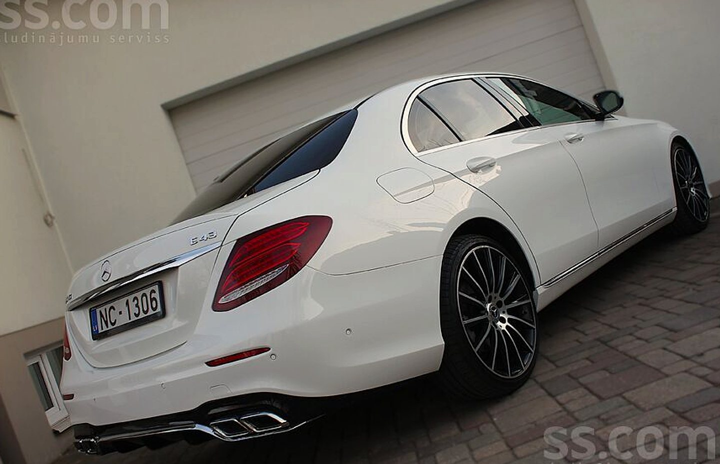 Mercedes-Benz E200 — foto 6