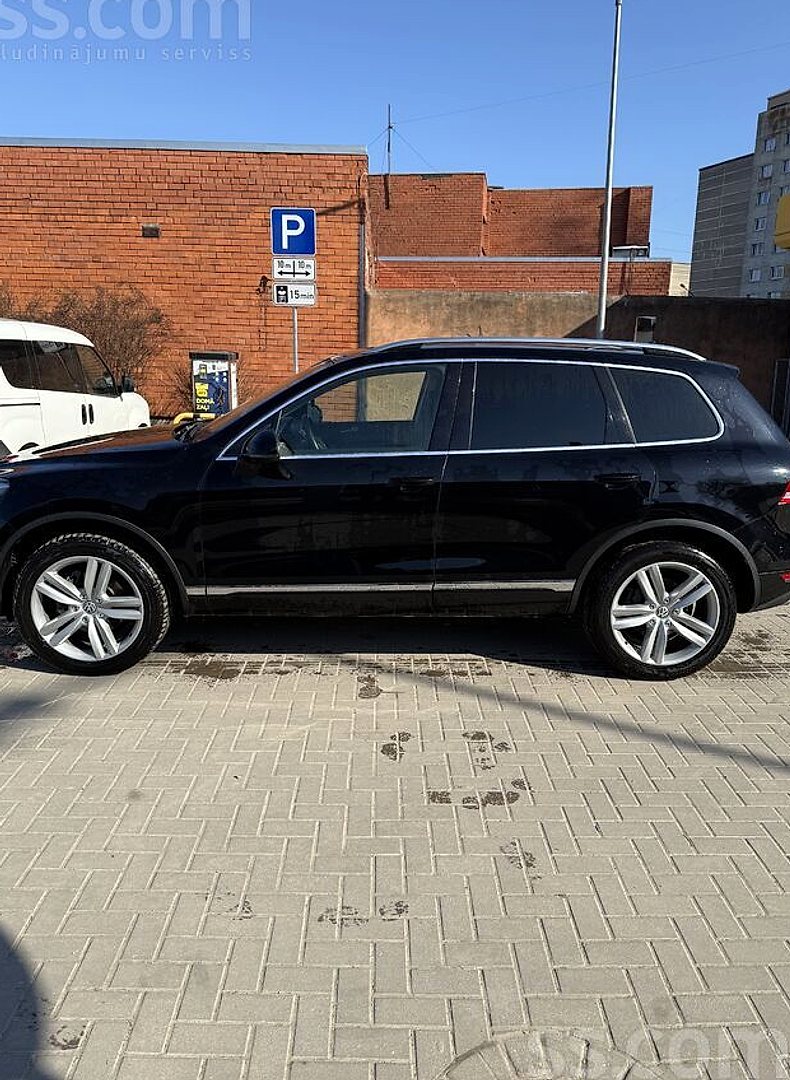 Volkswagen Touareg, 2012. gads