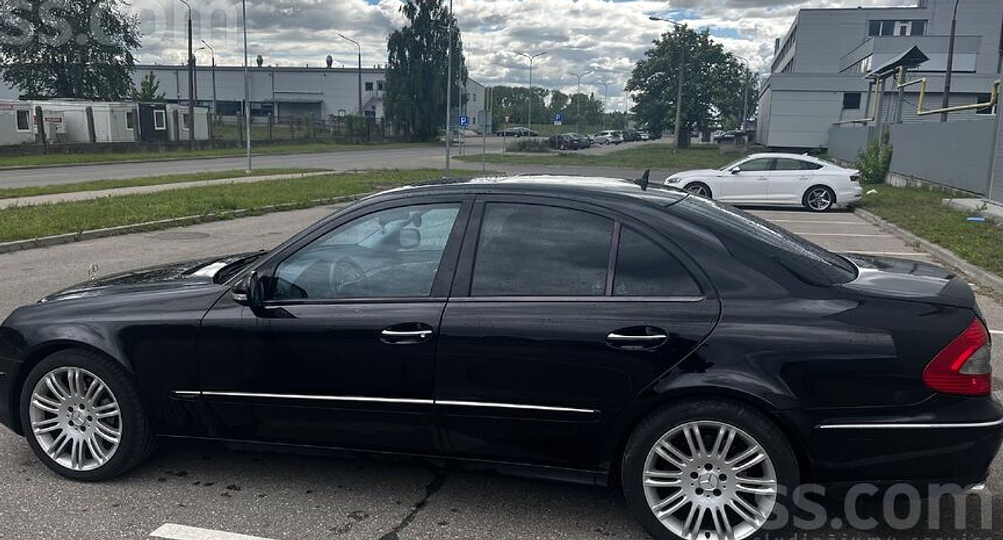 Mercedes-Benz E320 — foto 5