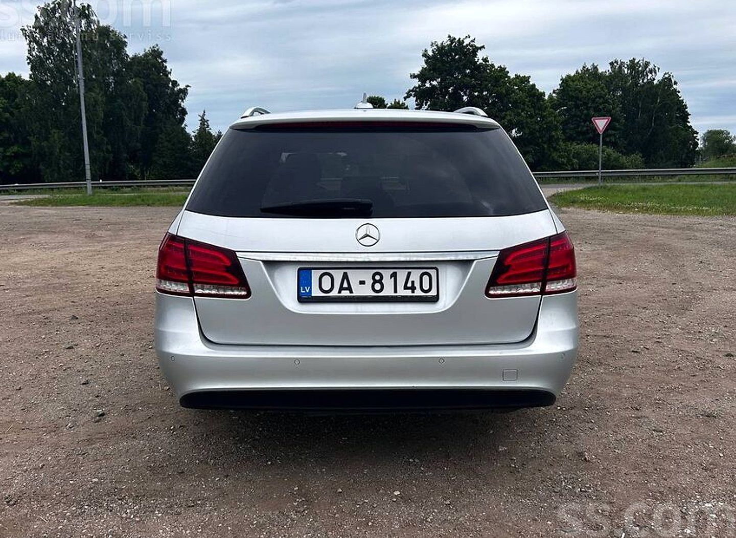 Mercedes-Benz E220 — foto 3