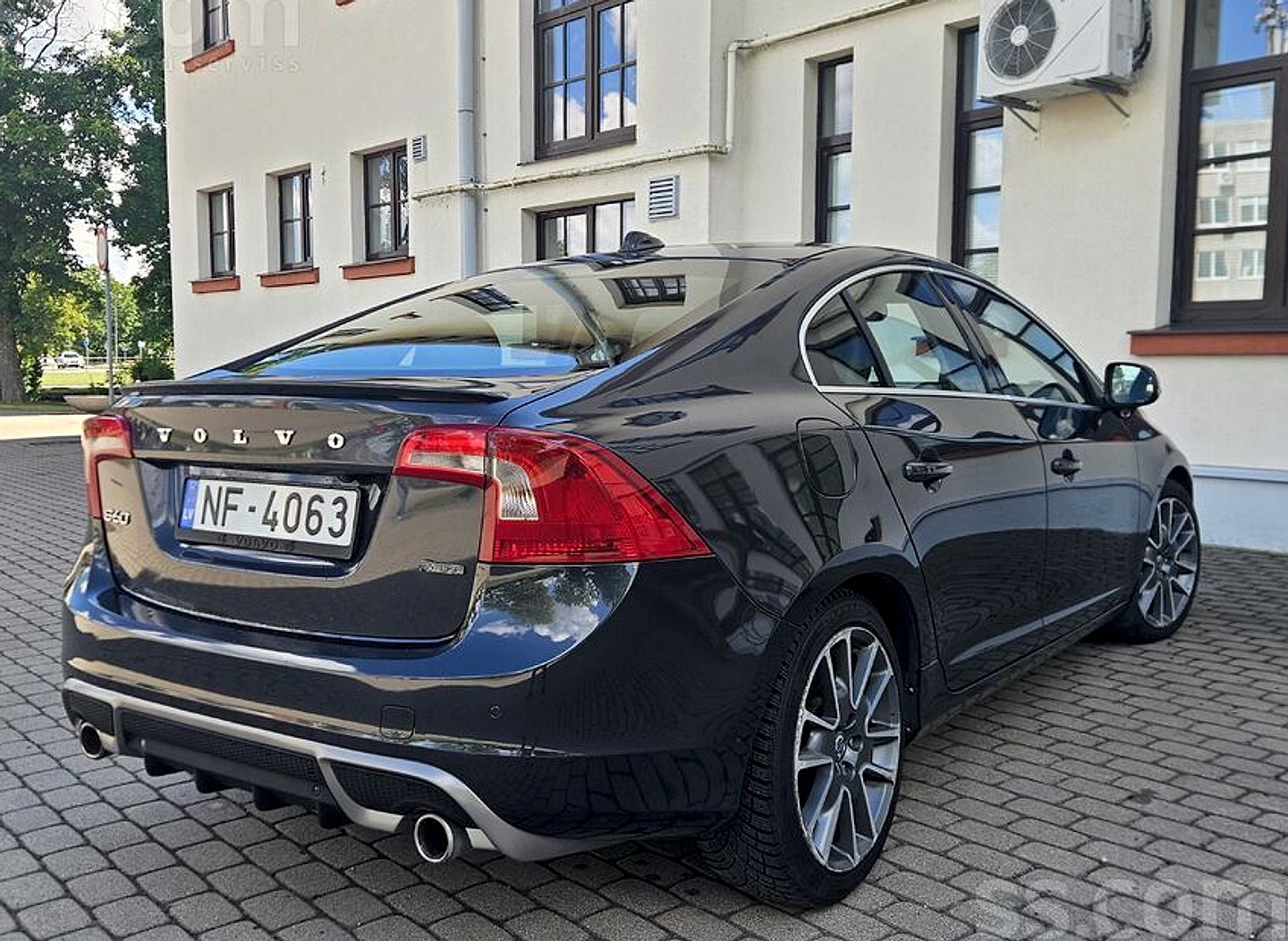 Volvo S60 — foto 4