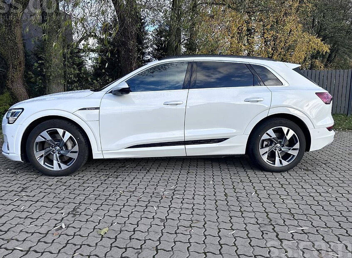 Audi E-tron — foto 6