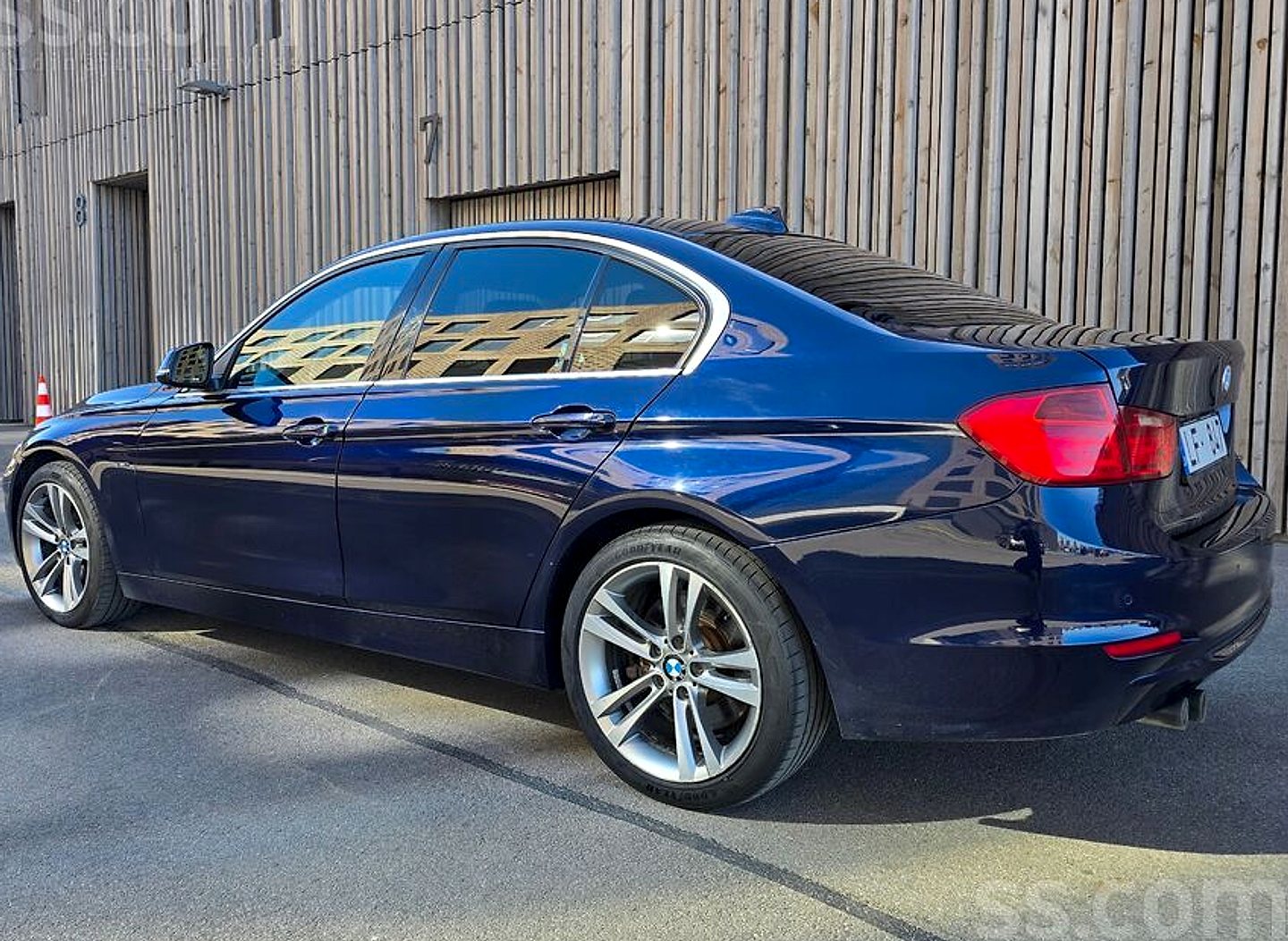 BMW 330 — foto 3