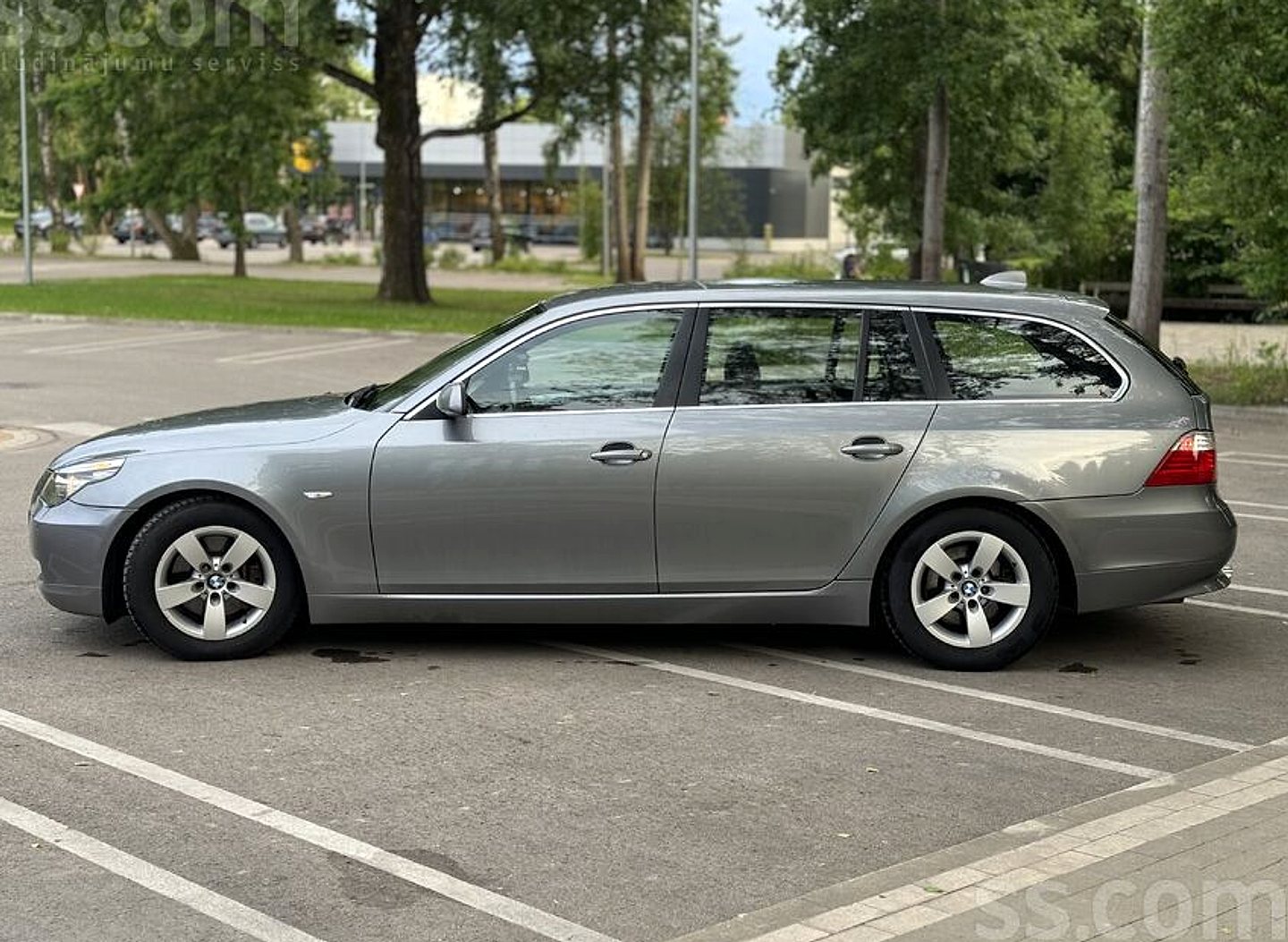 BMW 525 — foto 2