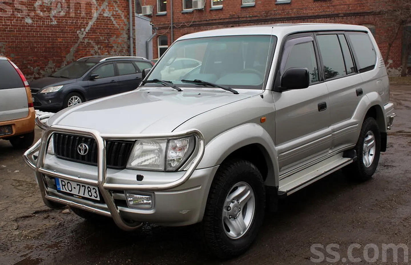 Toyota Land Cruiser, 2000. gads