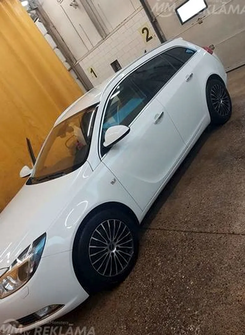 Opel Insignia, 2011. gads