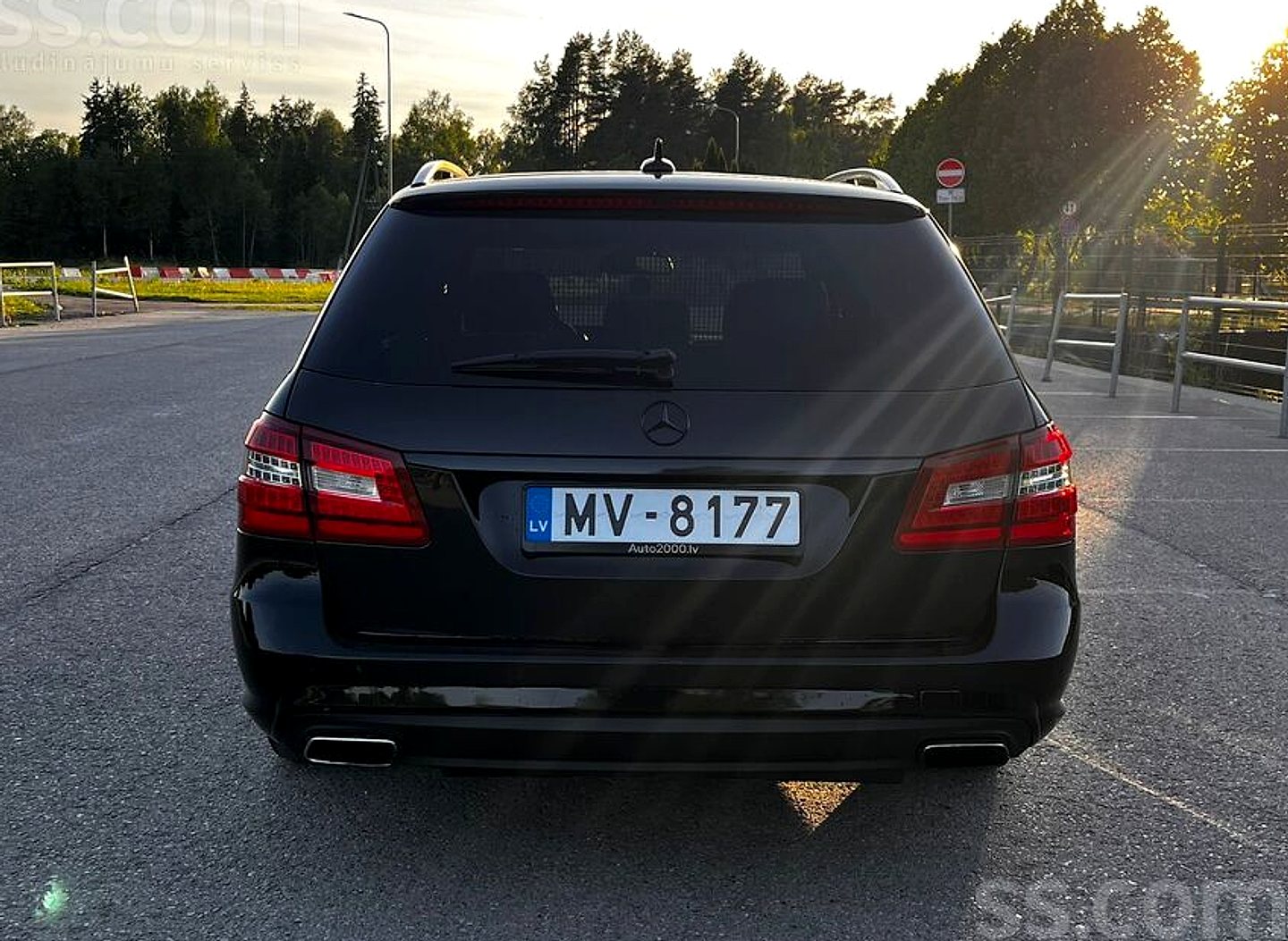 Mercedes-Benz E300 — foto 6