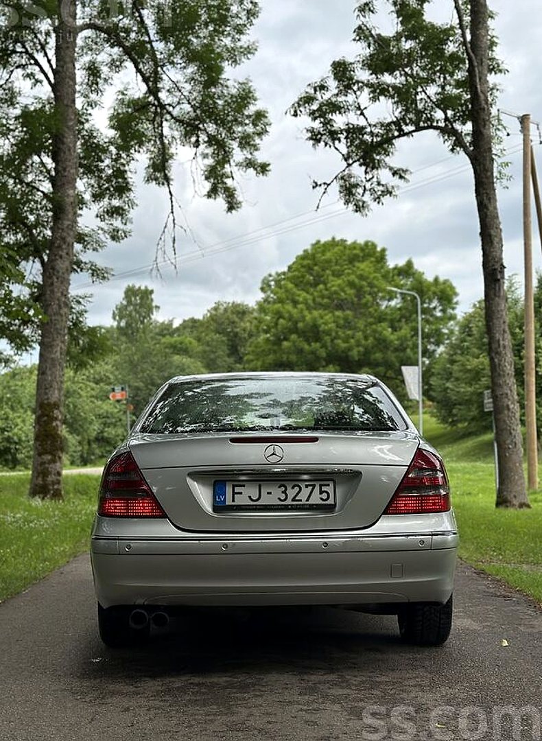 Mercedes-Benz E220 — foto 6