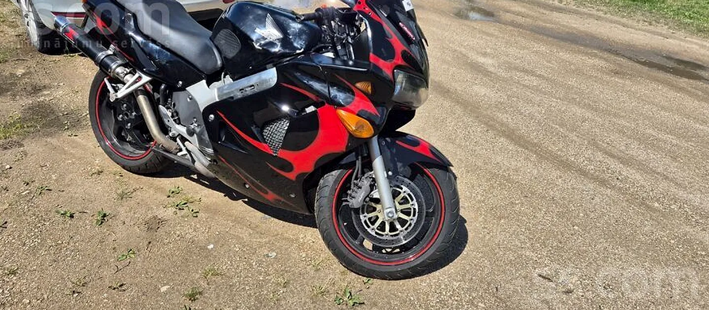 Honda Vfr 800, 1998. gads
