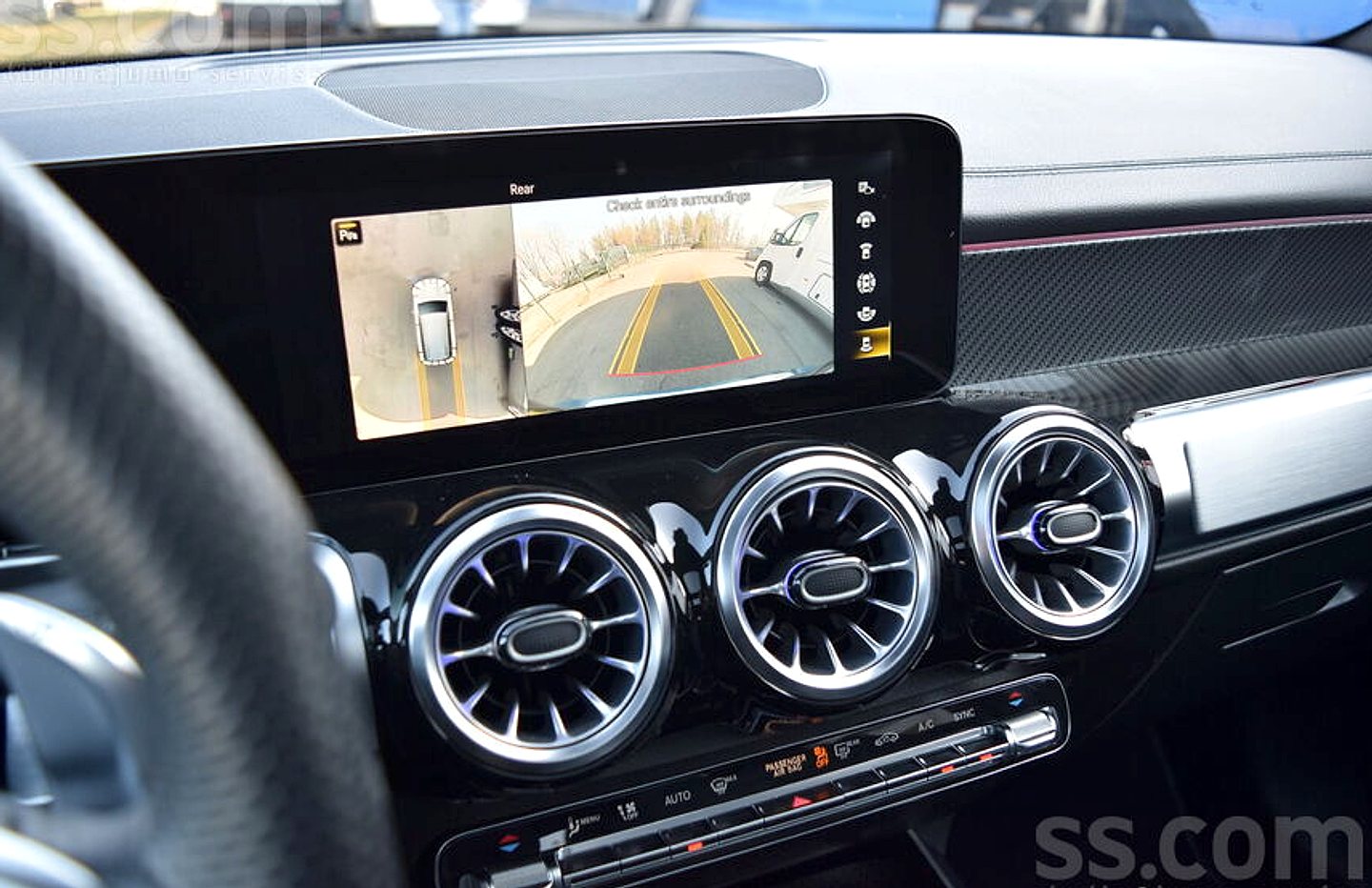 Mercedes-Benz GLB 35 AMG — foto 6