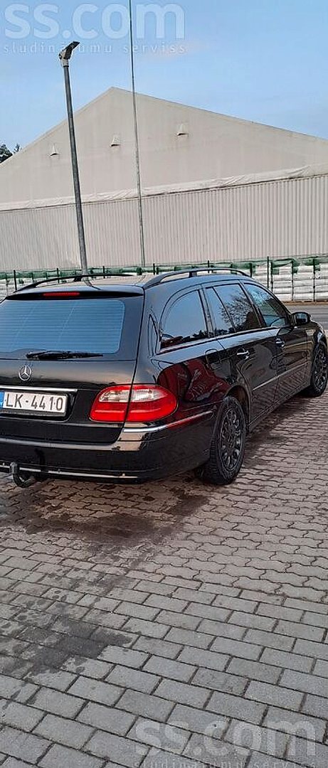 Mercedes-Benz E270 — foto 6