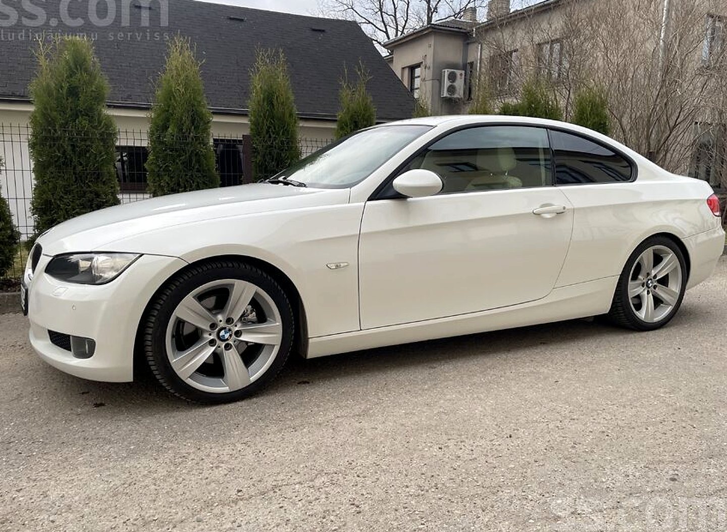 BMW 320 — foto 2