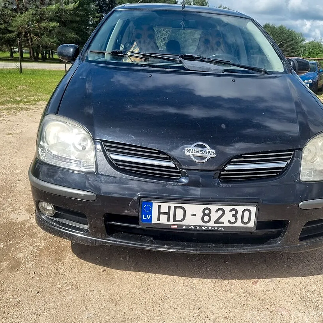 Nissan Almera Tino, 2002. gads
