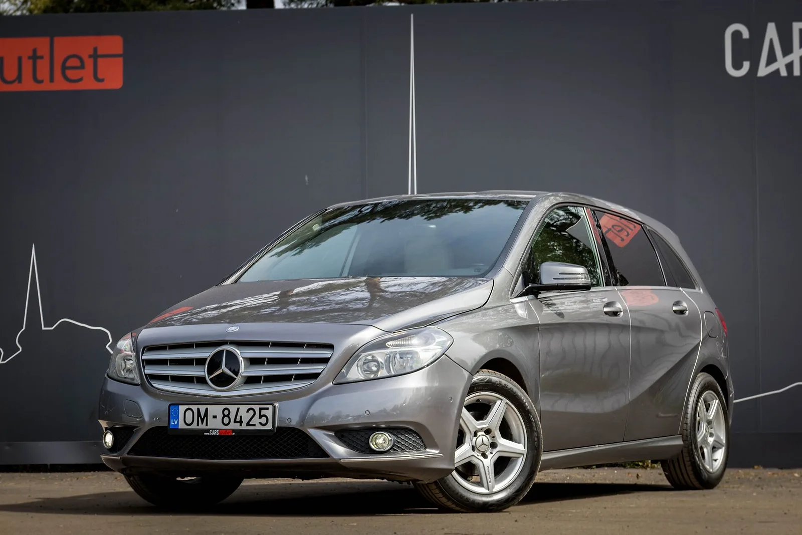 Mercedes-Benz B 180, 2013. gads