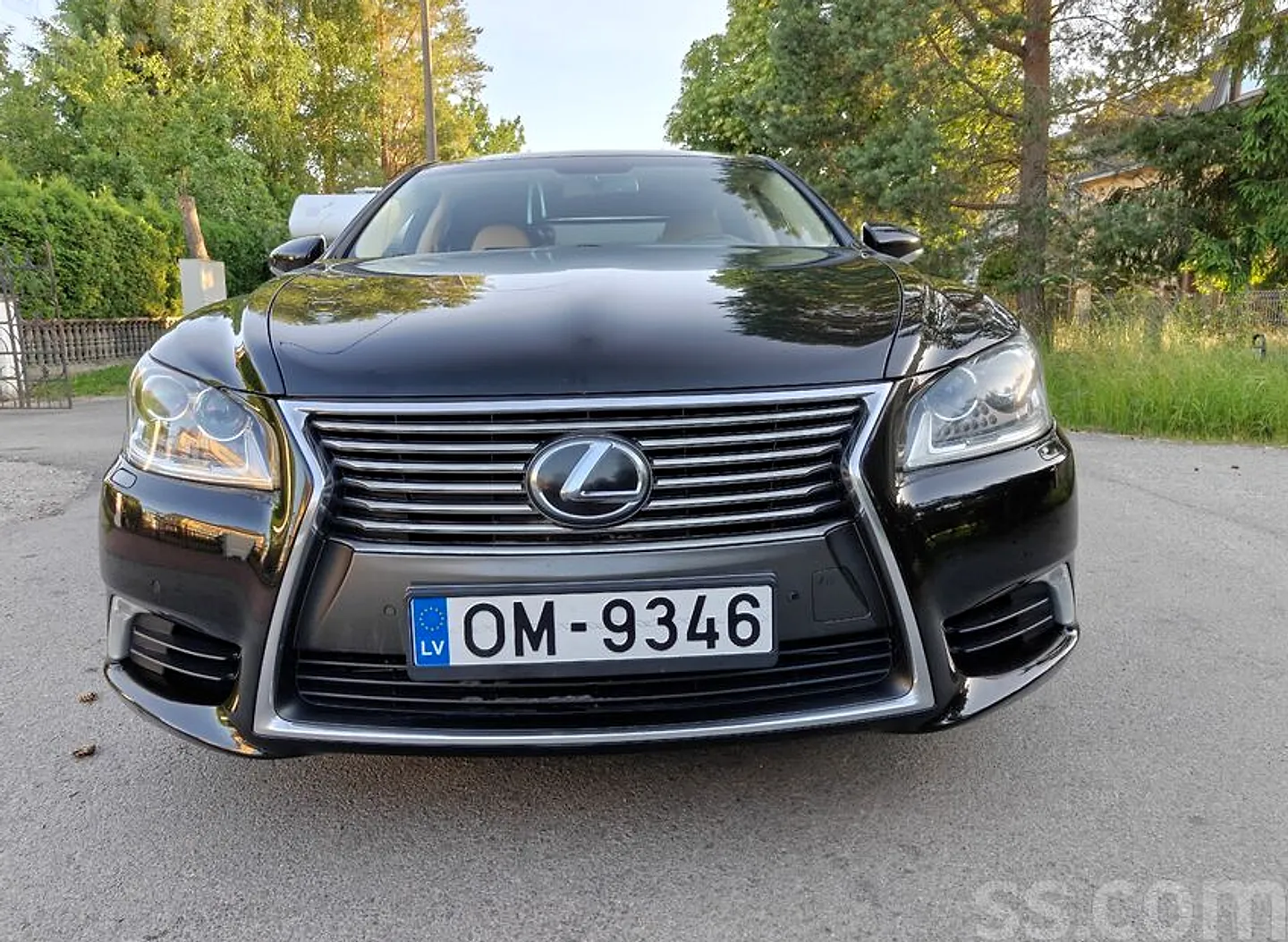 Lexus LS, 2015. gads