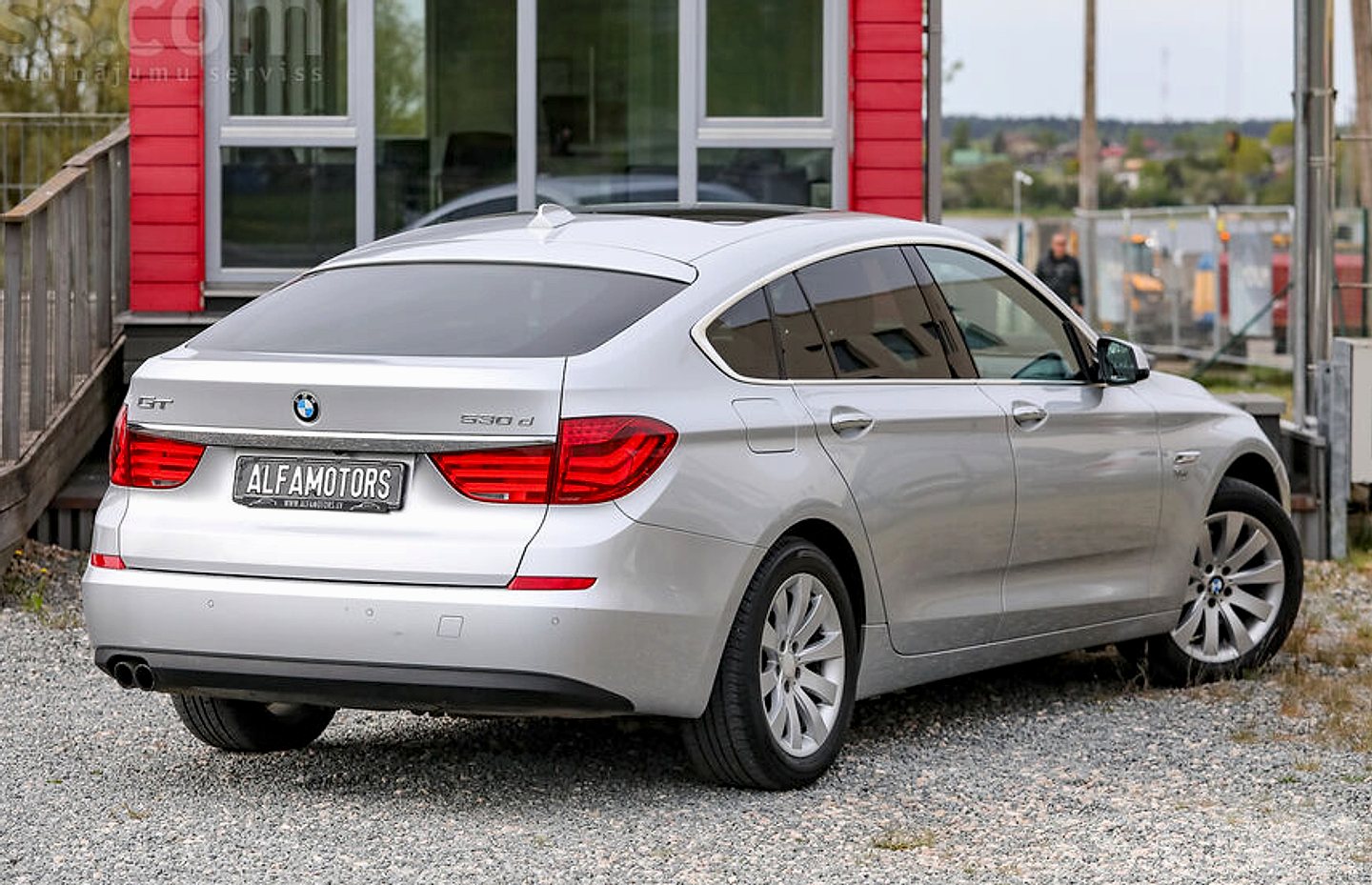 BMW 530 — foto 4