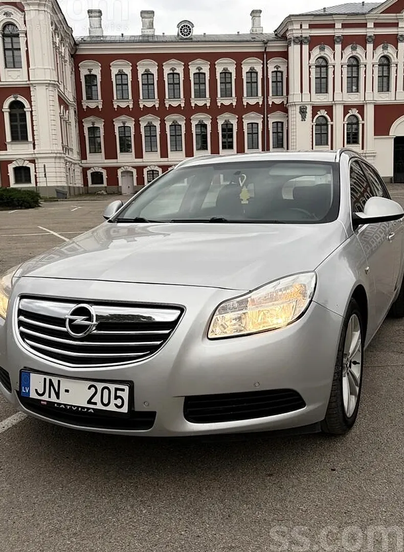 Opel Insignia, 2010. gads