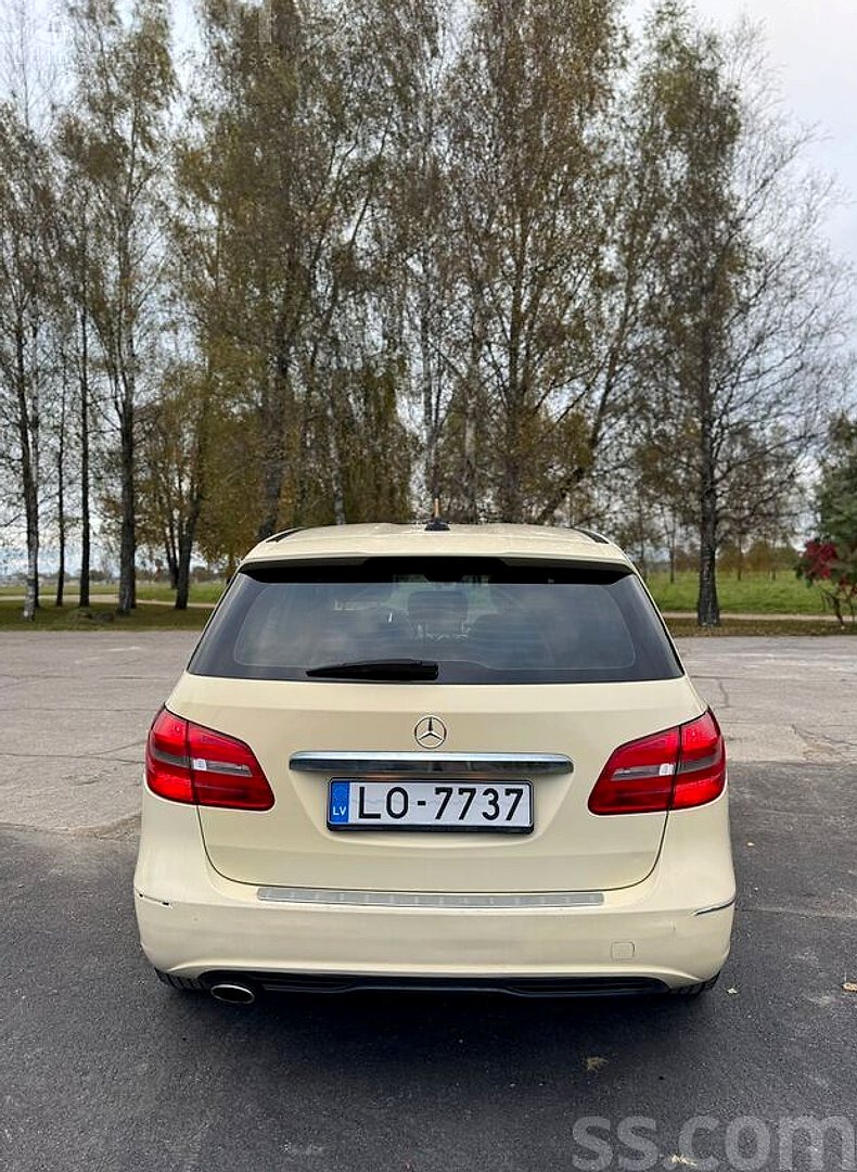 Mercedes-Benz B180 — foto 4