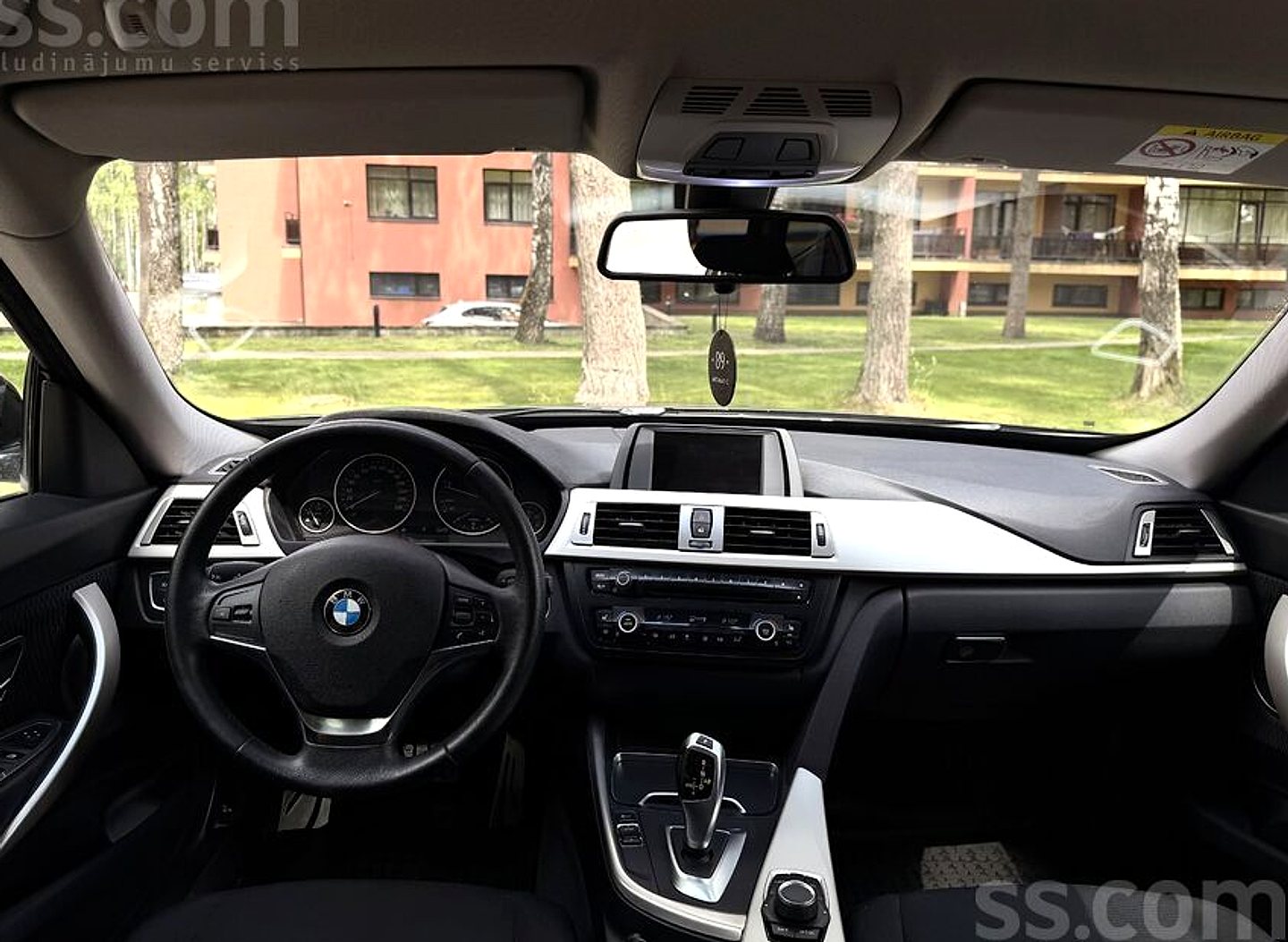 BMW 320 — foto 4