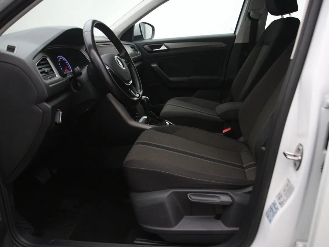 Volkswagen T-Roc — foto 5