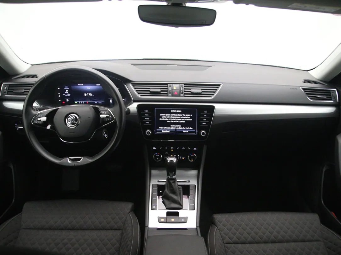 Škoda Superb — foto 3
