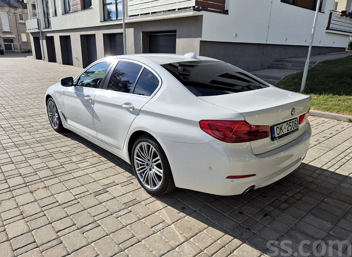 BMW 530 — foto 2