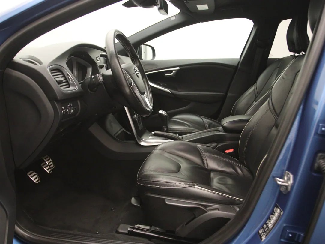 Volvo V40 — foto 5