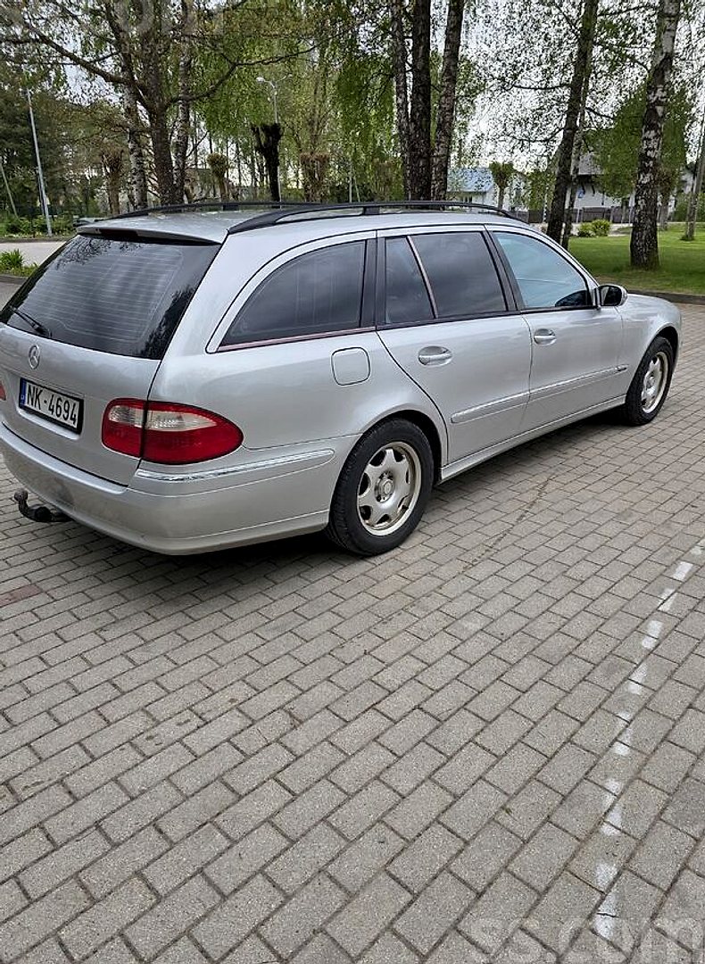 Mercedes-Benz E320 — foto 4