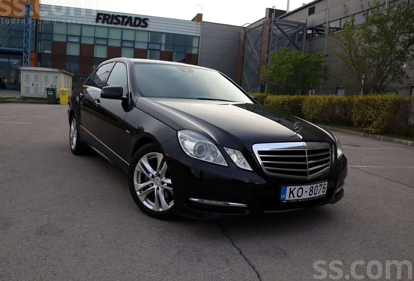 Mercedes-Benz E200 — foto 2