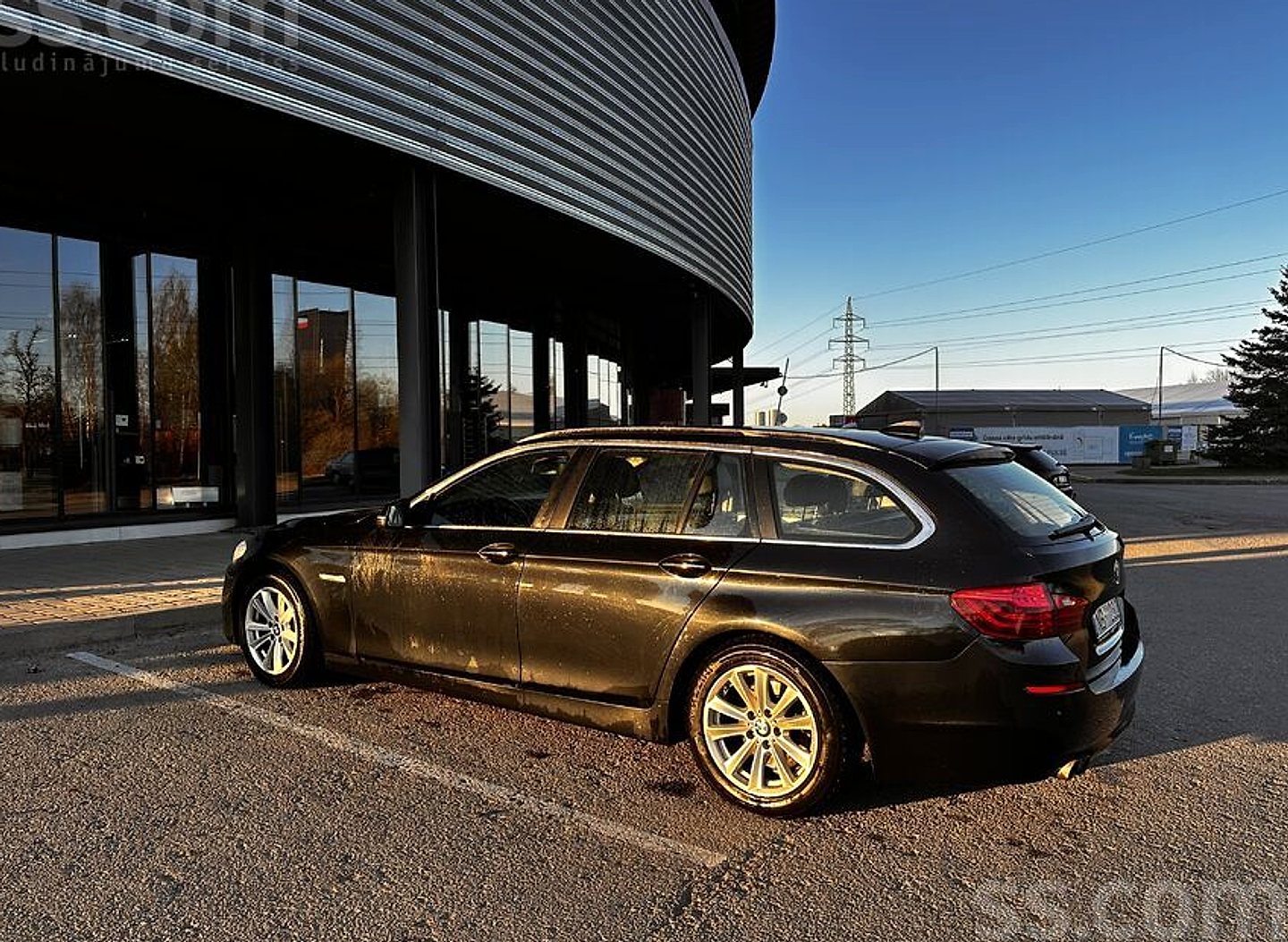 BMW 520 — foto 3