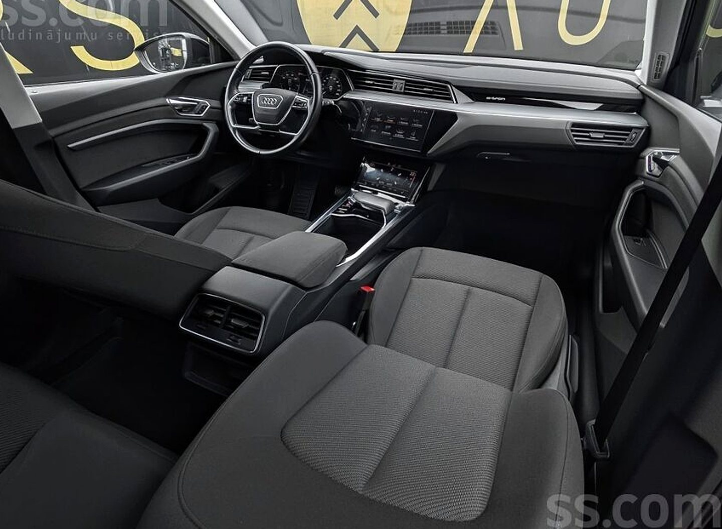 Audi E-tron — foto 5