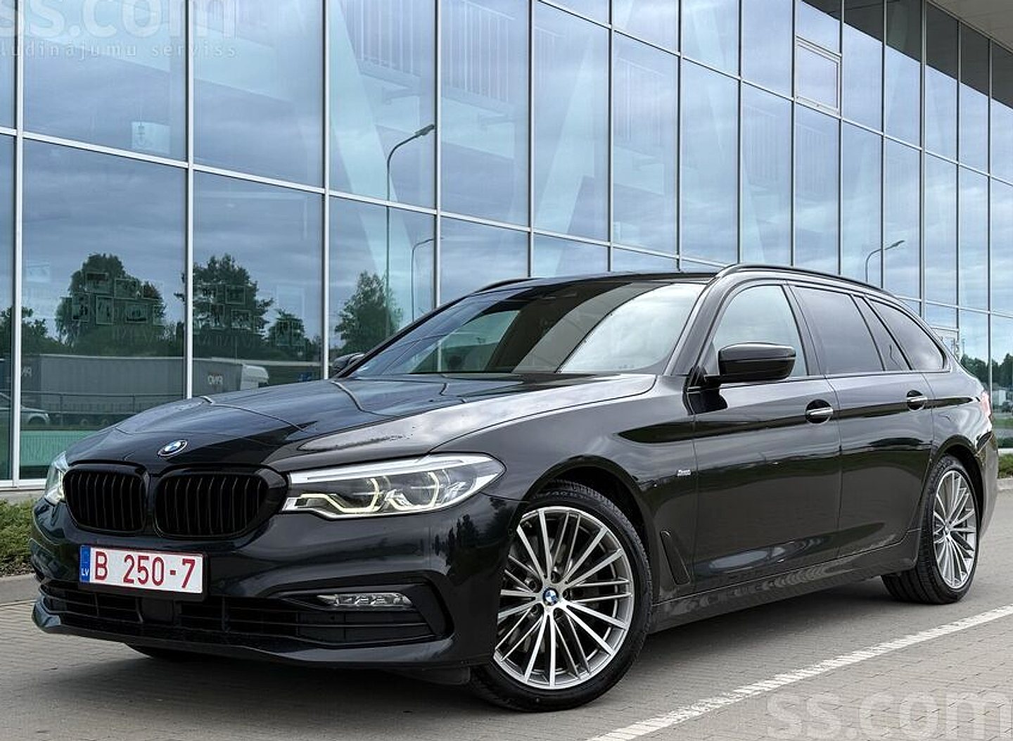 BMW 530 — foto 2