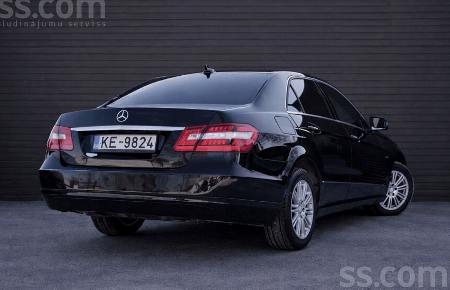 Mercedes-Benz E200 — foto 3
