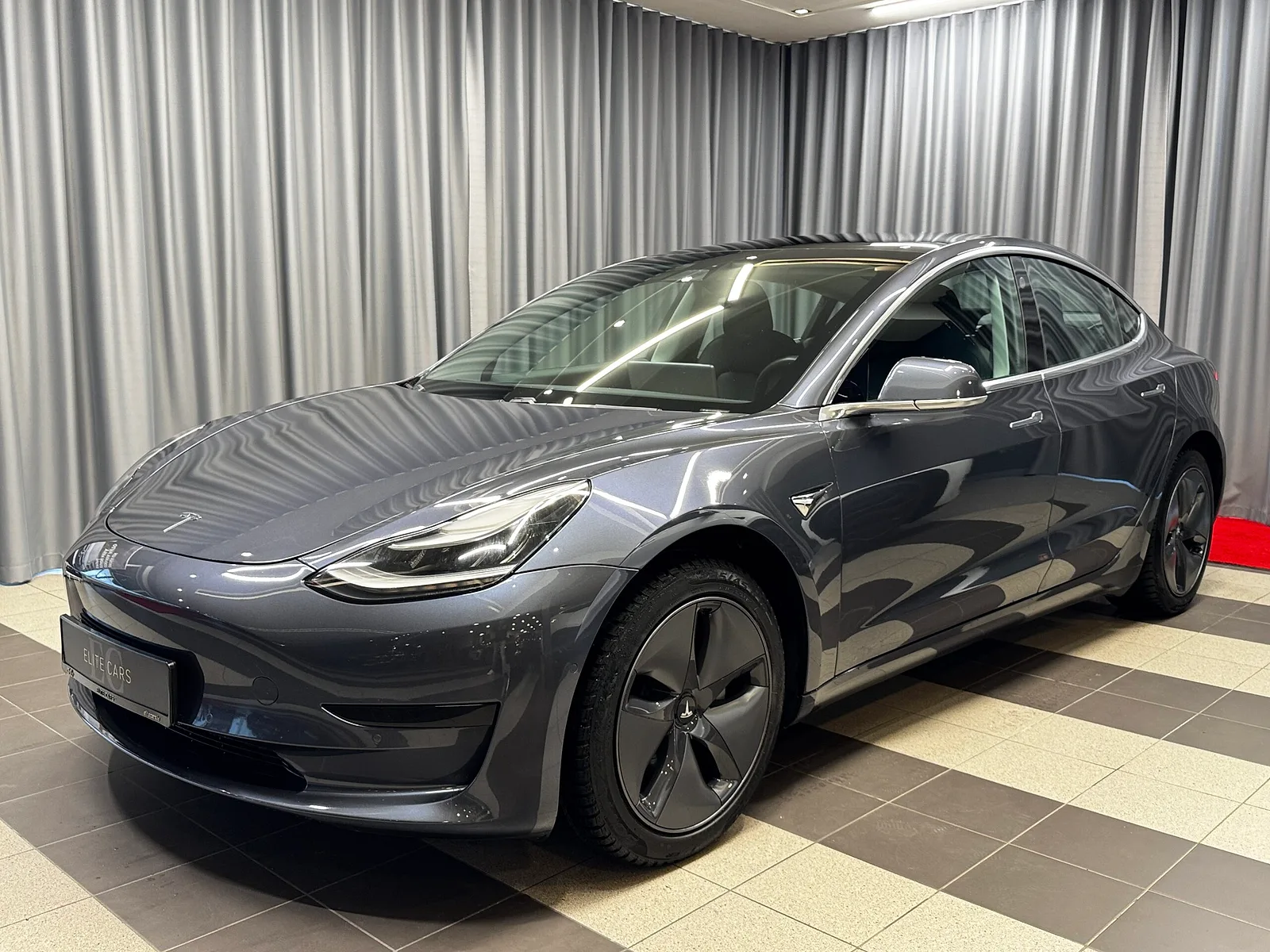 Tesla Model 3, 2019. gads